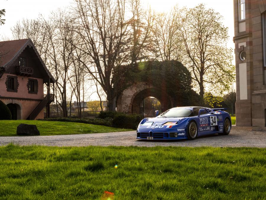  Bugatti EB110 SS LM 1994 года  (фото 17 из 30)